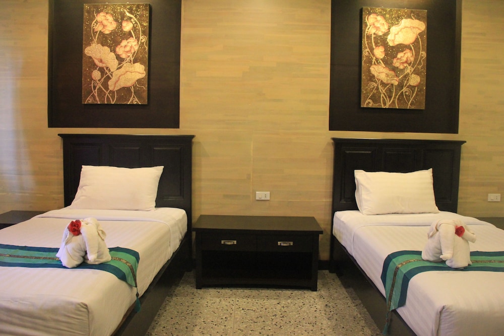 Lotus Paradise Resort 27/77