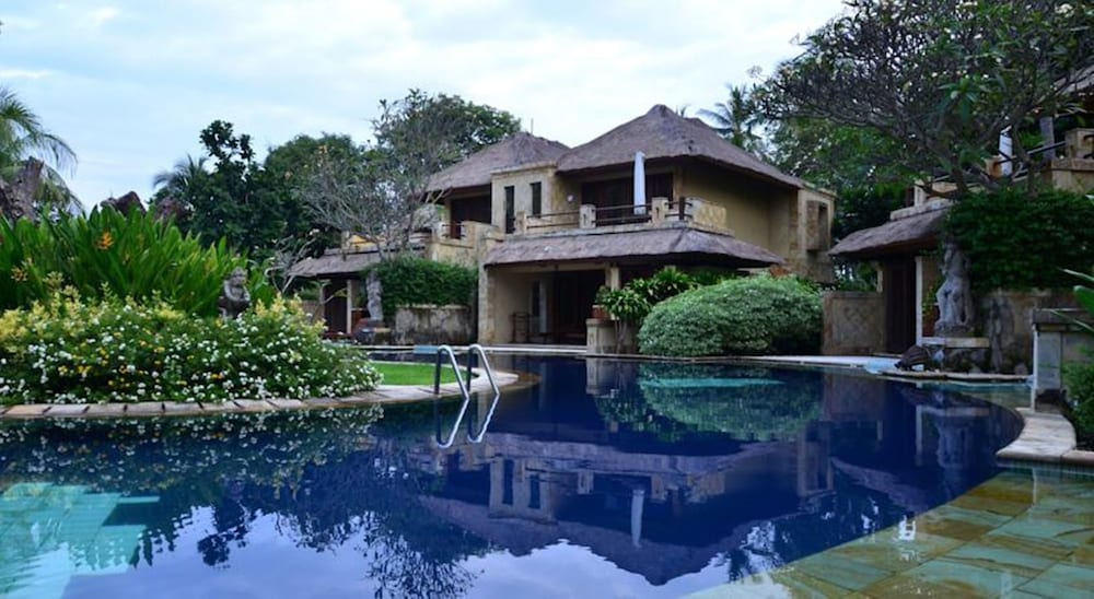 Pool Villa Merumatta Senggigi 1/50