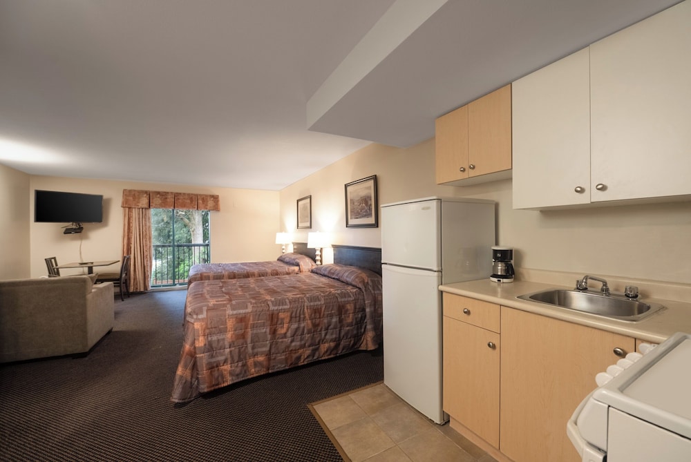 Canadian Inn 19/34