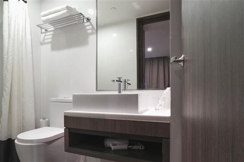 Deluxe, Queen Bed