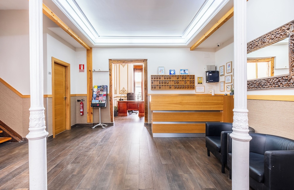 Hostal El Pilar 11/68