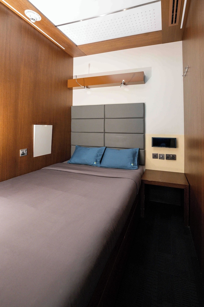 Sleep N Fly Sleep Lounge A Gates Terminal 3 Transit Only 24/50