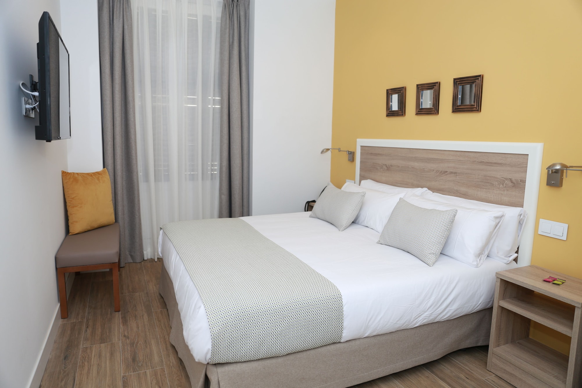 2 BEDROOMS, PENTHOUSE, TERRACE
