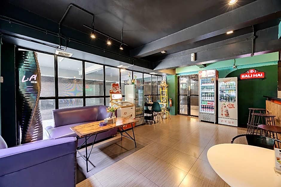 Sans Hotel Roxy Jakarta 47/60