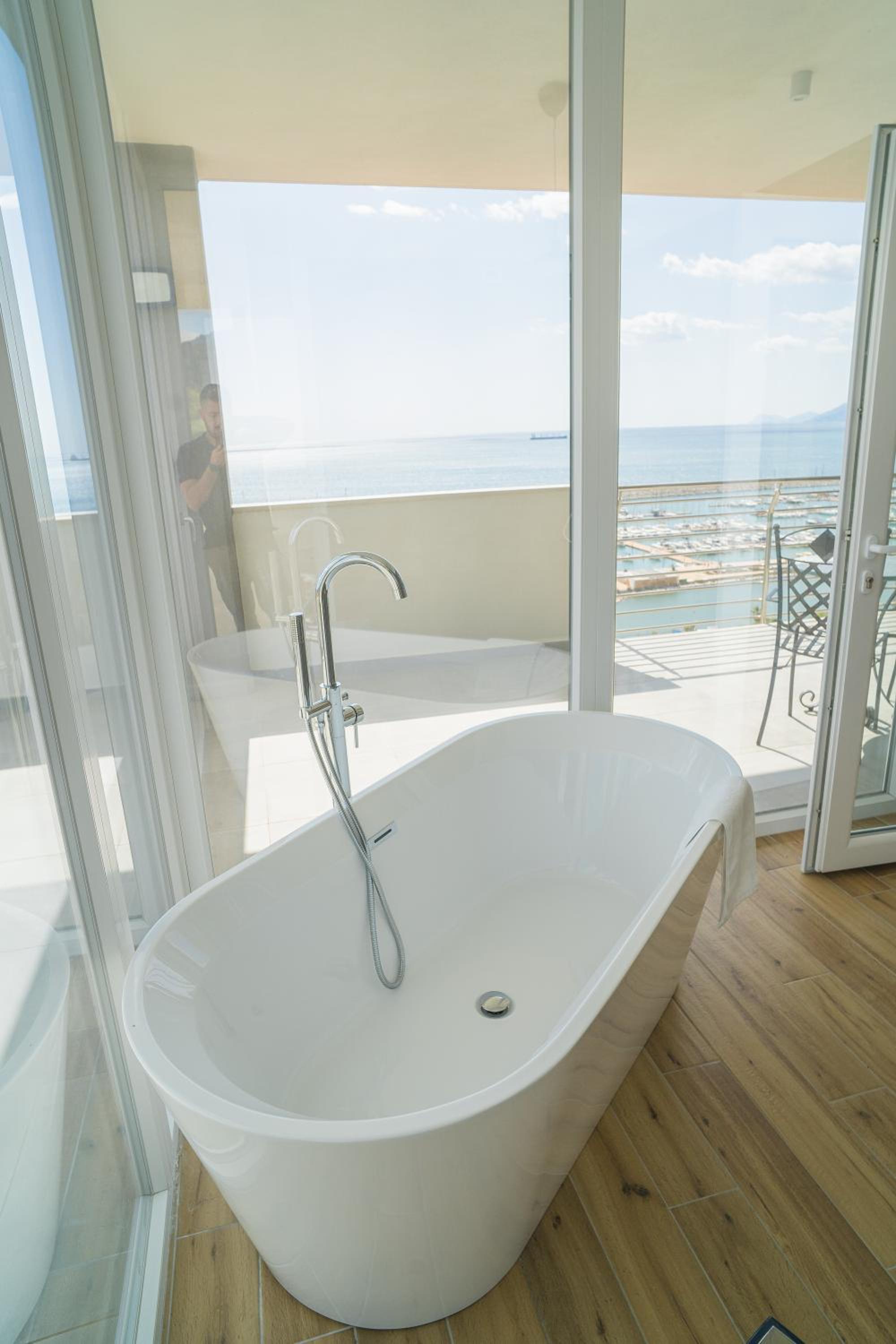 B&B Lilibeth Luxury Suites - Marina D'Arechi 24/24