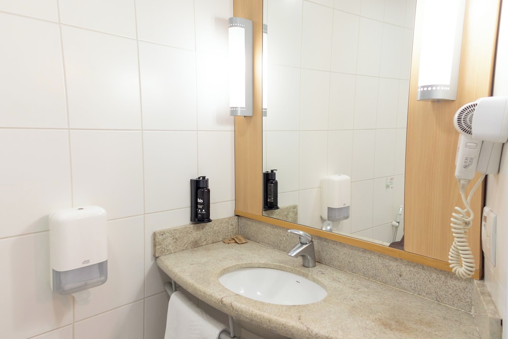 Ibis Contagem Ceasa 48/50