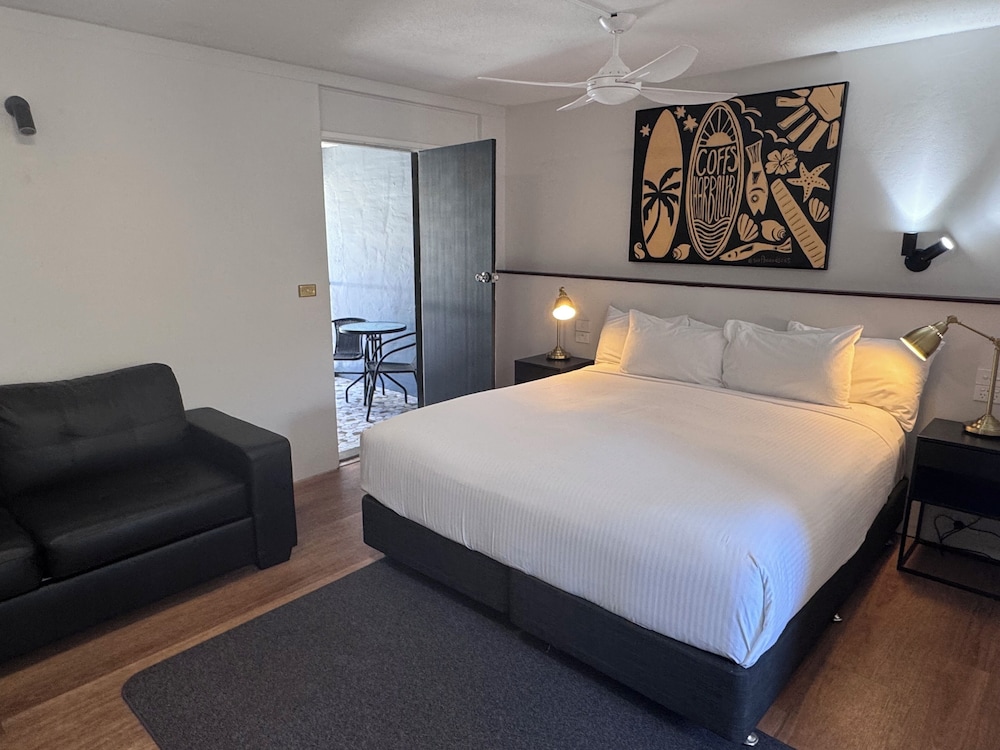 BUSINESS, STUDIO, SUITE, KING BED