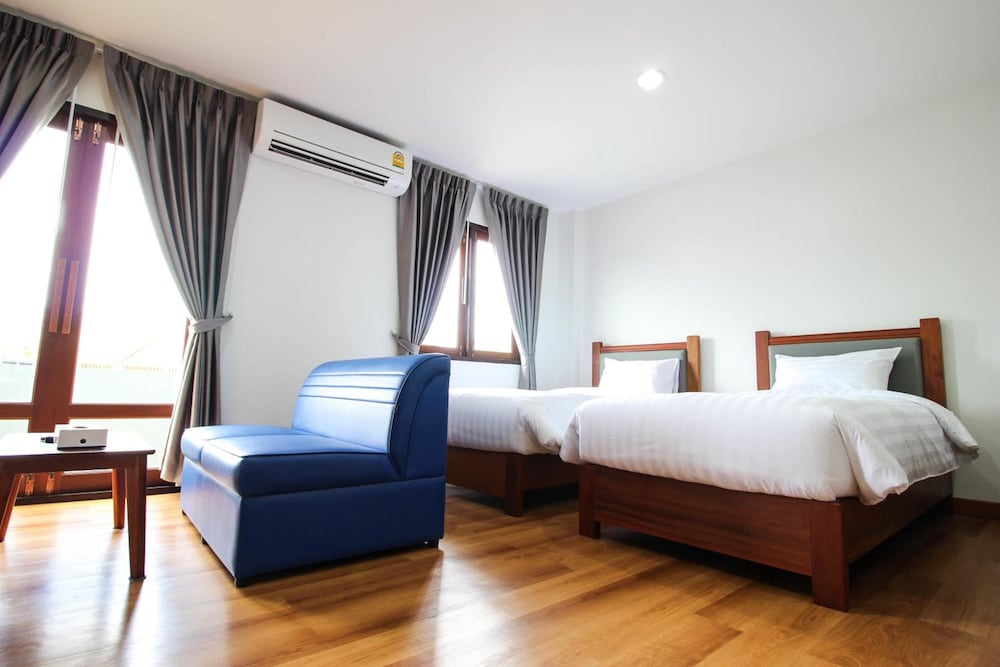 Tai-Shan Suites 23/51