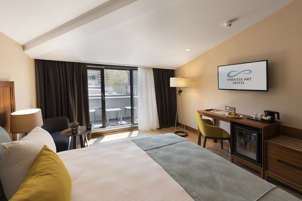 Endless Art Hotel 24/63