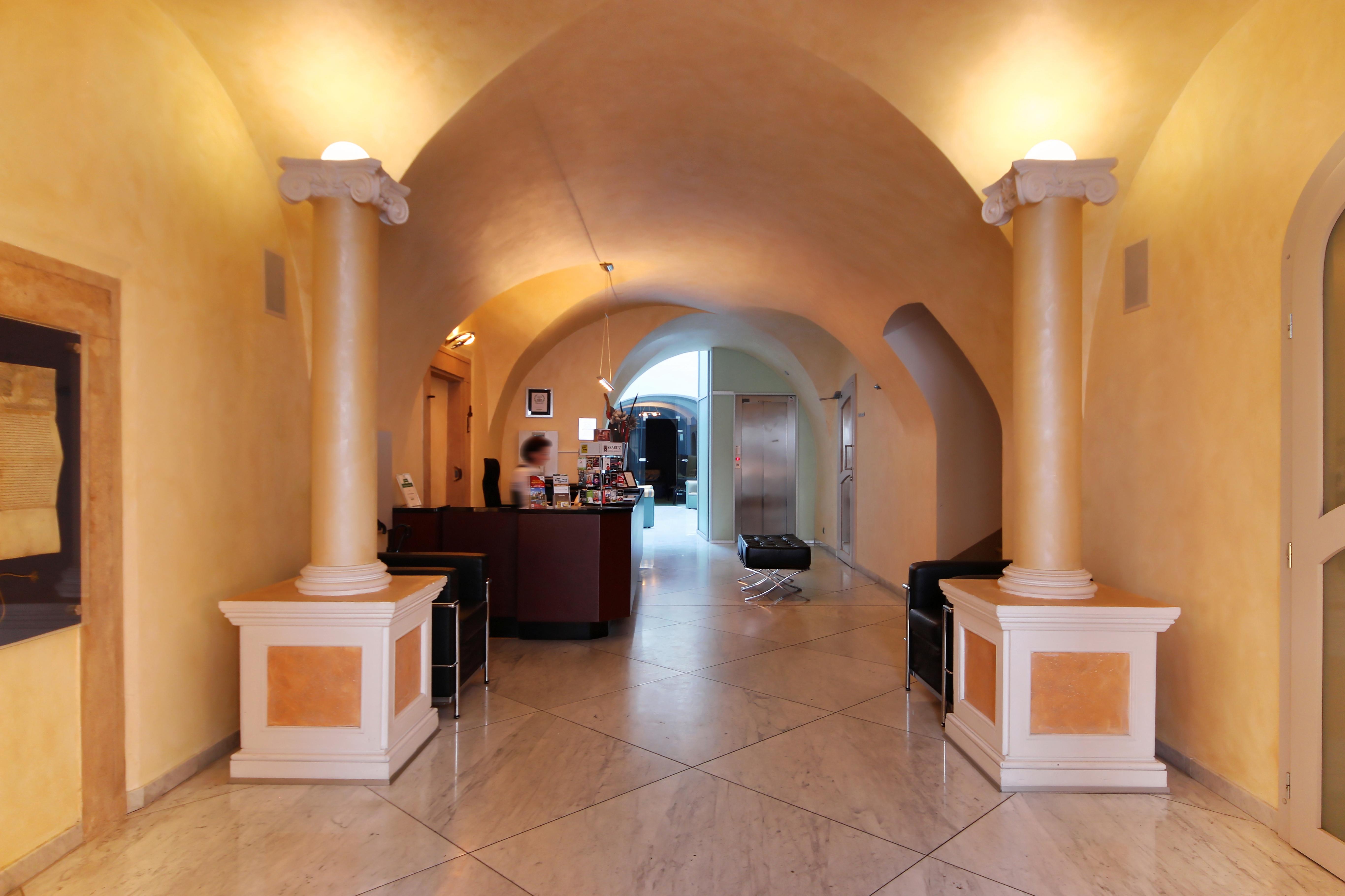 Skaritz Hotel And Residence 5/27
