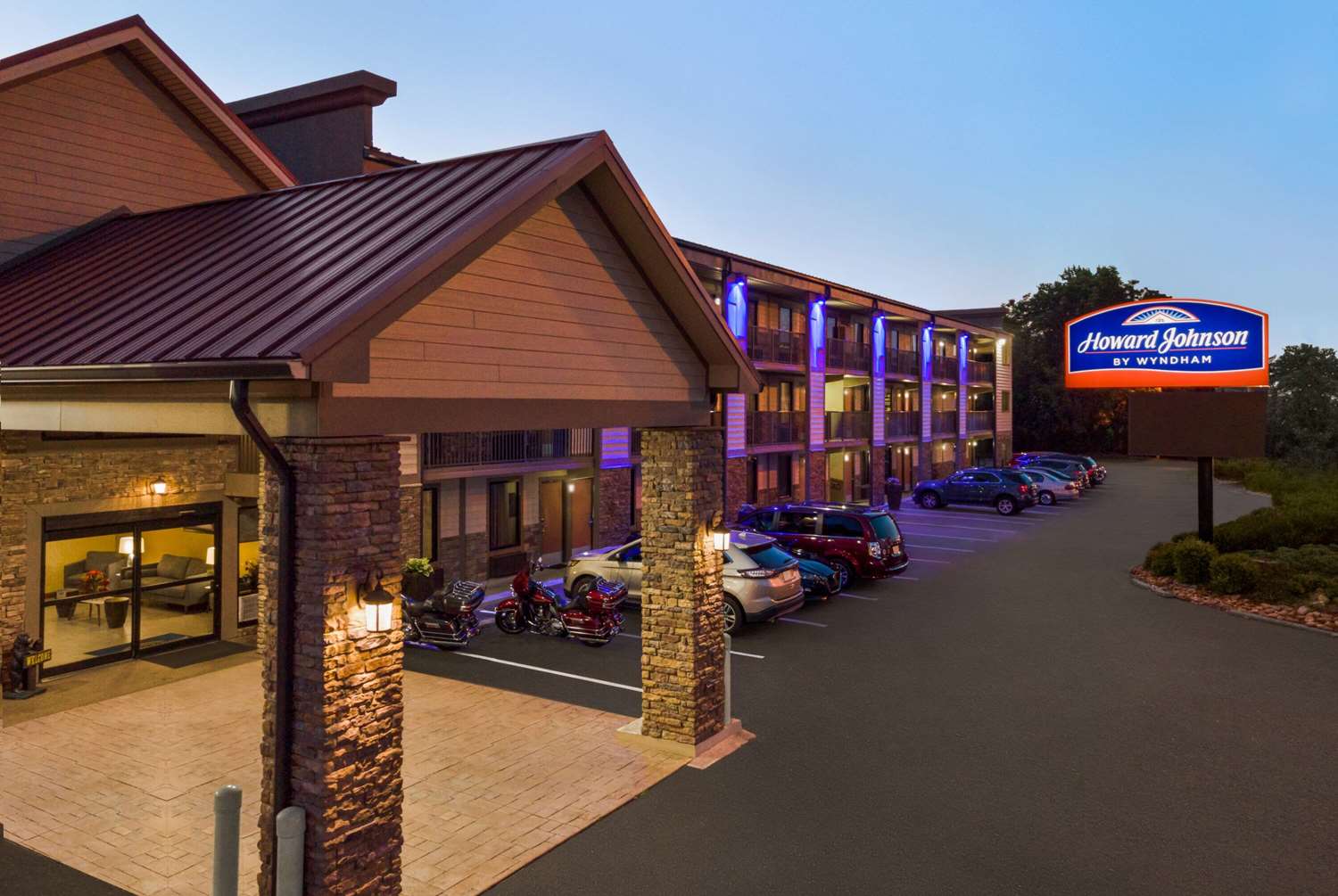 Howard Johnson By Wyndham Pigeon Forge 62/68