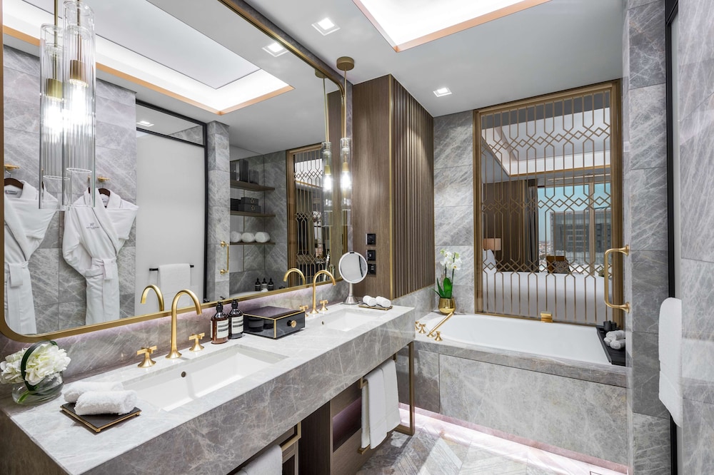 Waldorf Astoria Kuwait 20/81