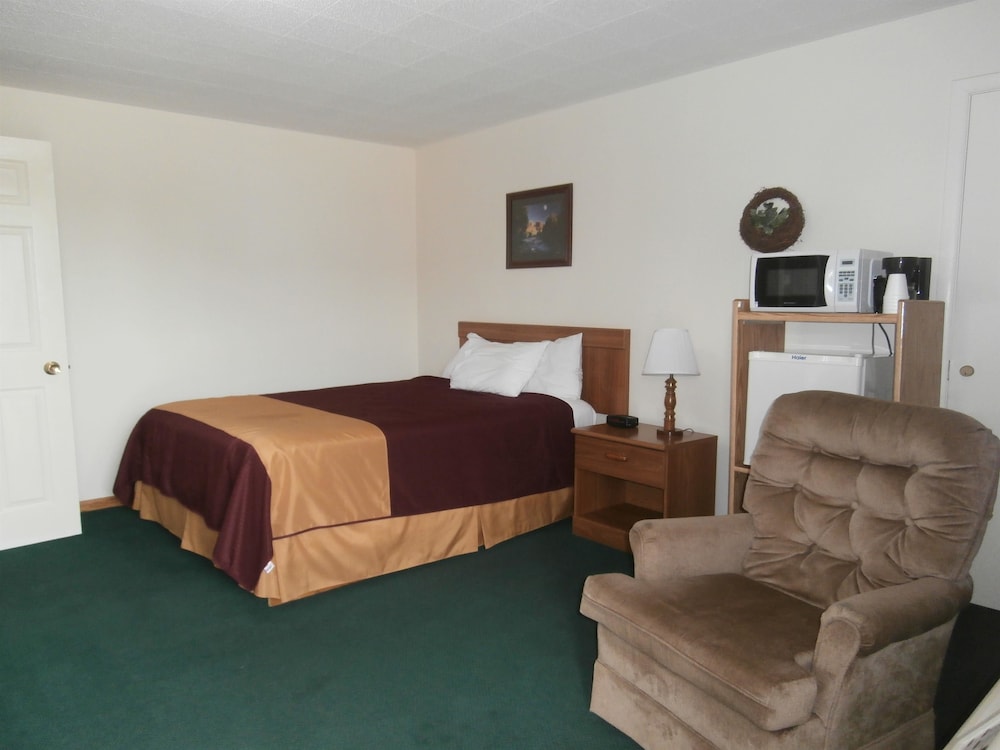 Americas Best Value Inn Suburban Motel 8/14