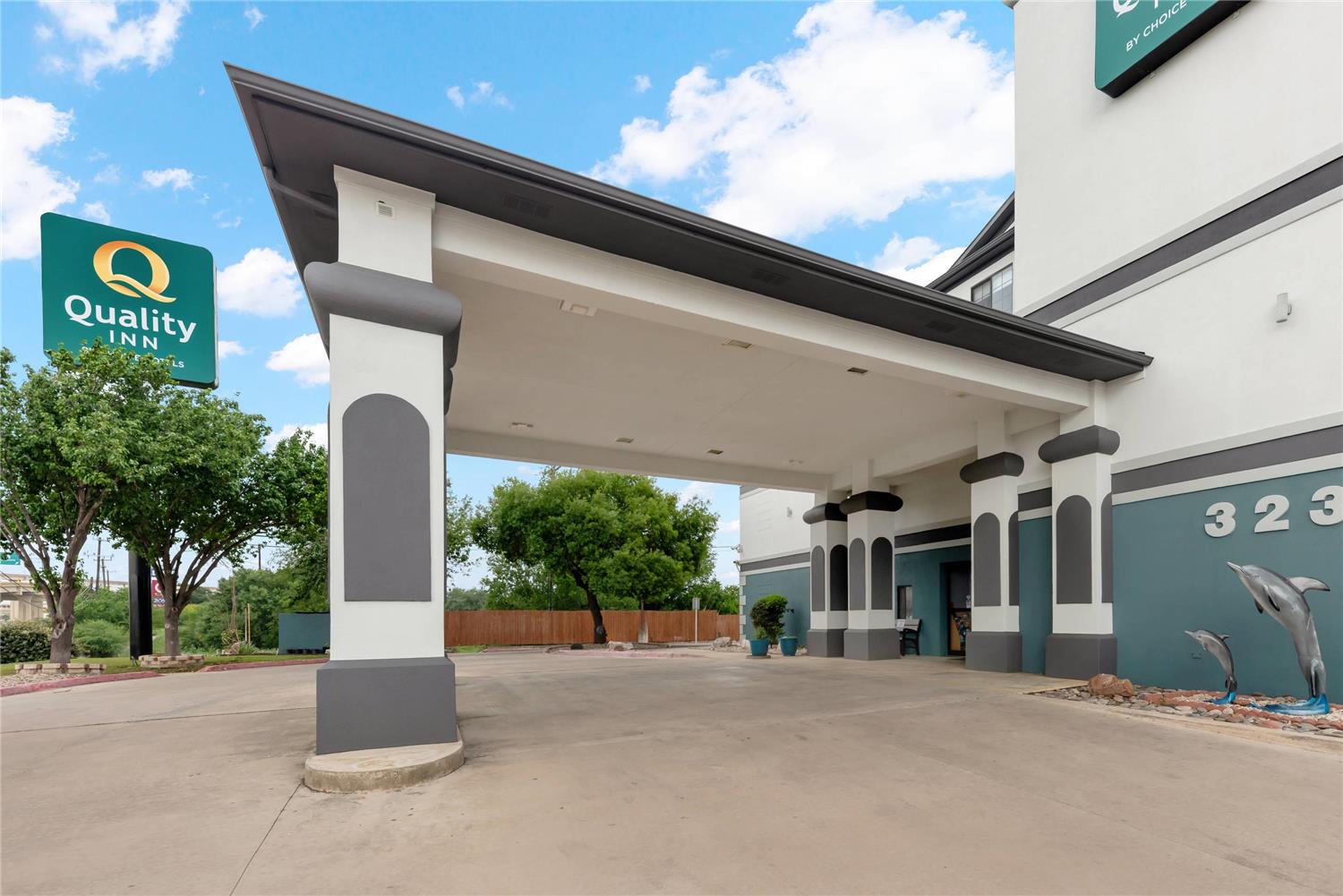 Quality Inn near SeaWorld - Lackland 8/14
