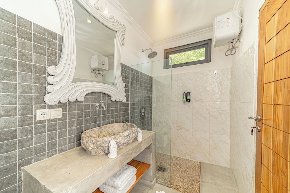 Komodo Suites Downtown 48/50