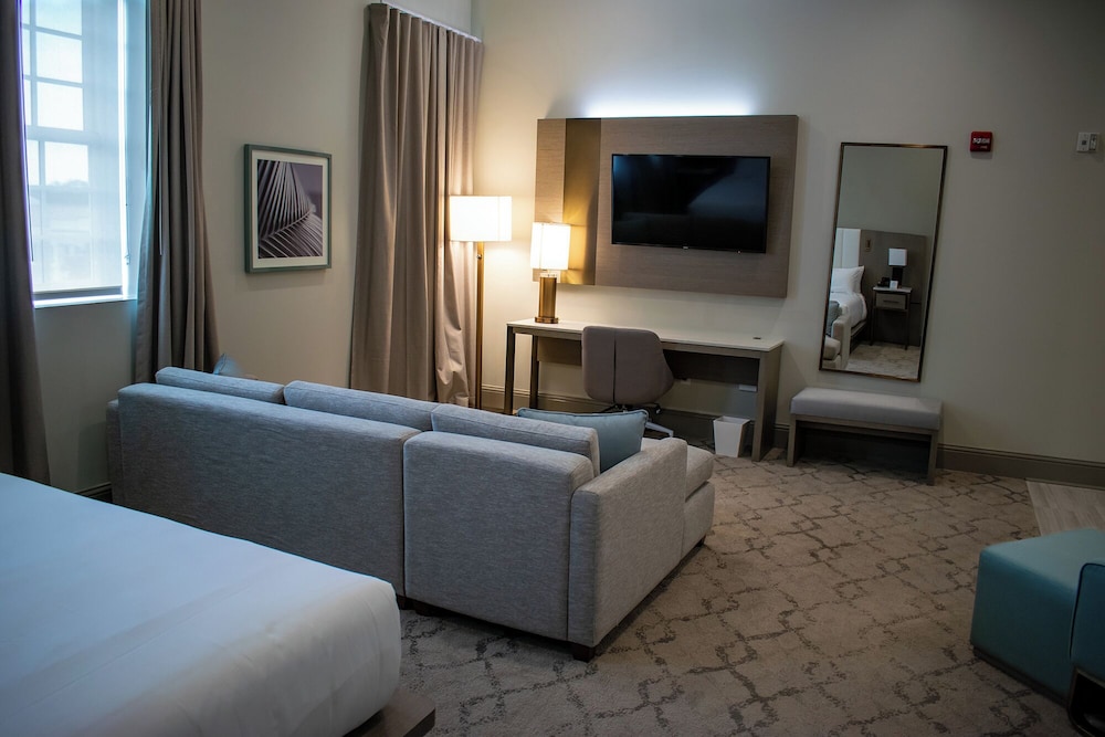 Centennial Plaza Resort Gulfport 27/50
