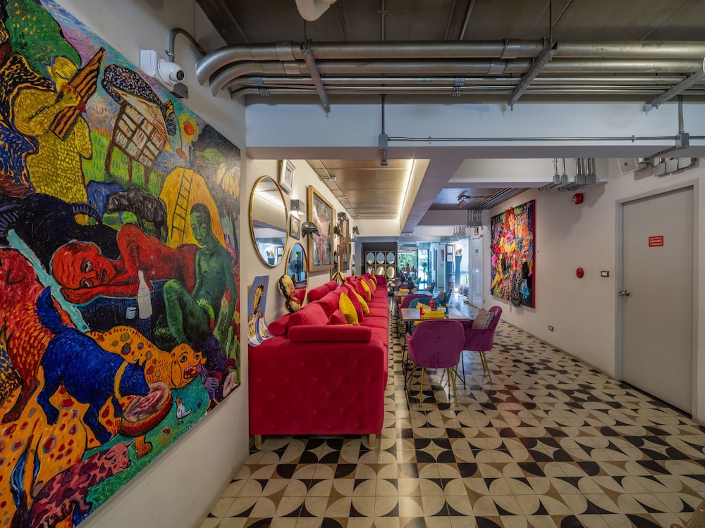River Art Hotel 64/73