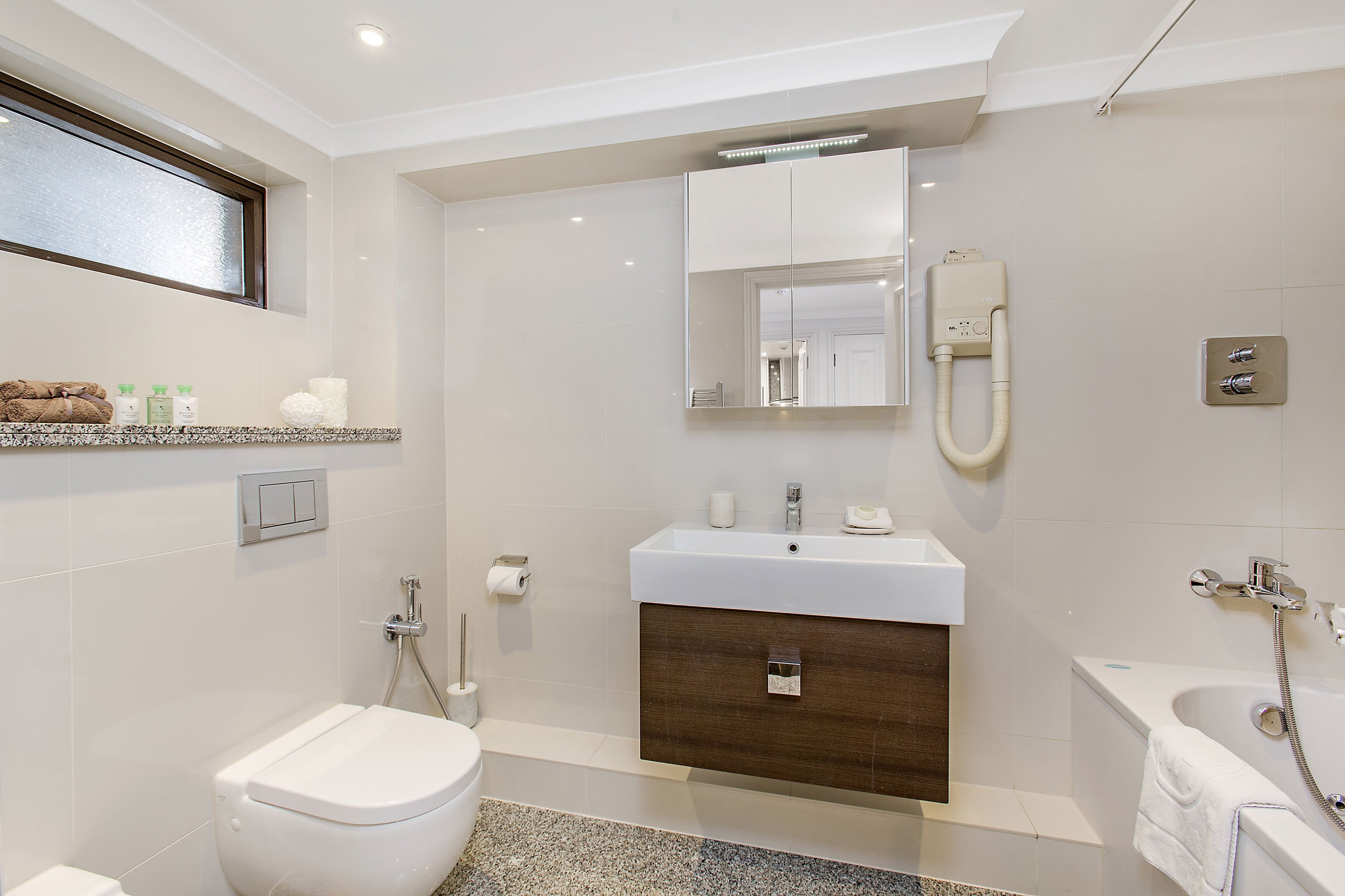 Mayfair House 48/58
