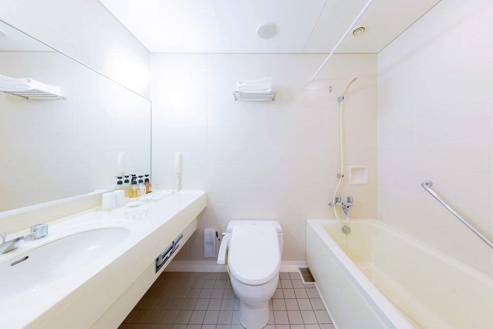 Bellevue Garden Hotel Kansai Airport 47/49