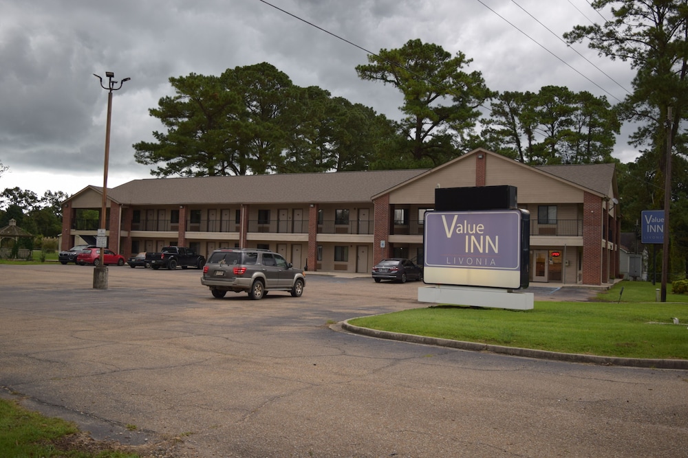 Oak Tree Inn Livonia West 19/22
