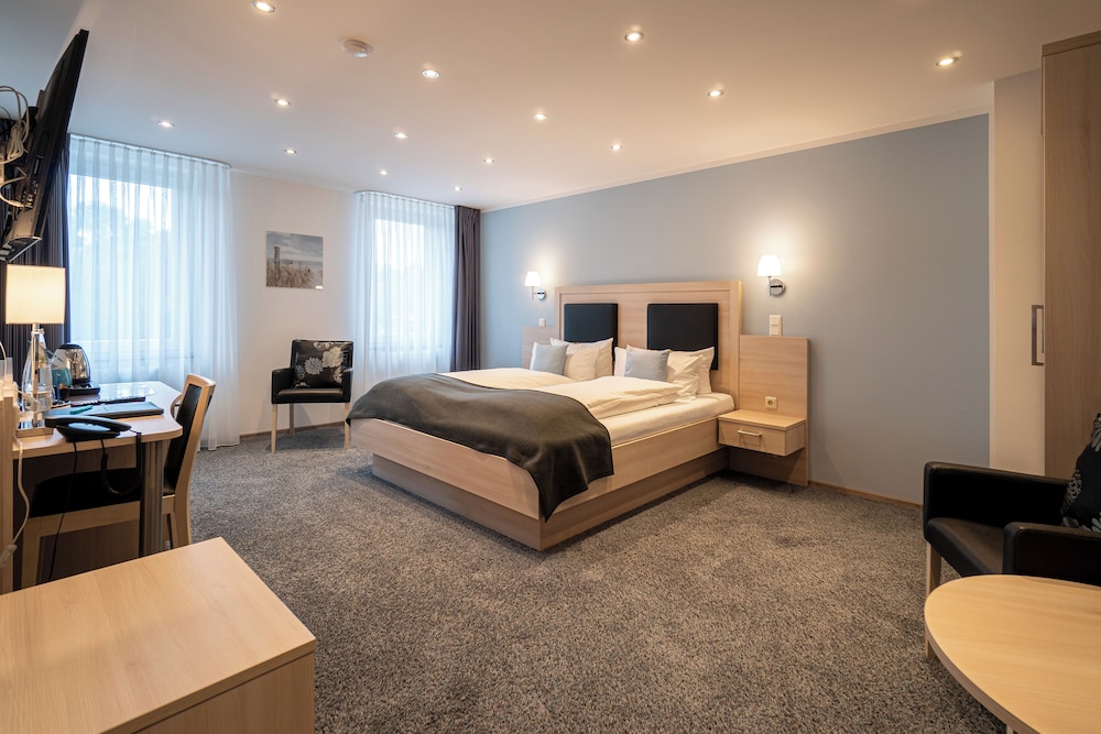 Hotel Deutscher Hof 16/48