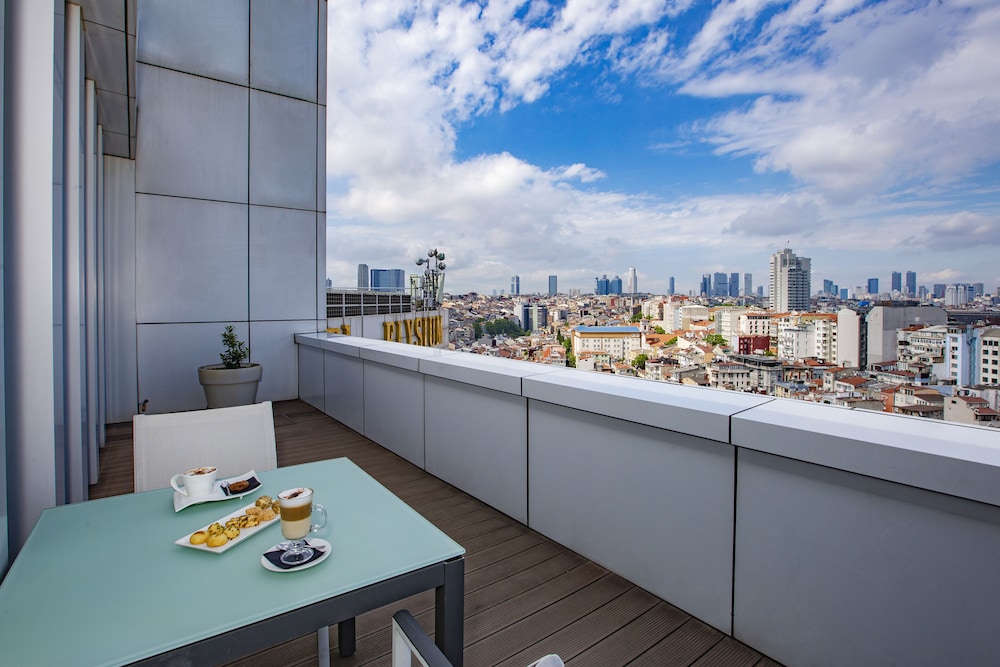 The Elysium Taksim 62/65
