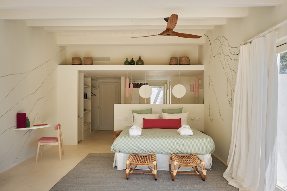 SIGNATURE, SUITE, PRIVATE POOL, GARDEN AREA