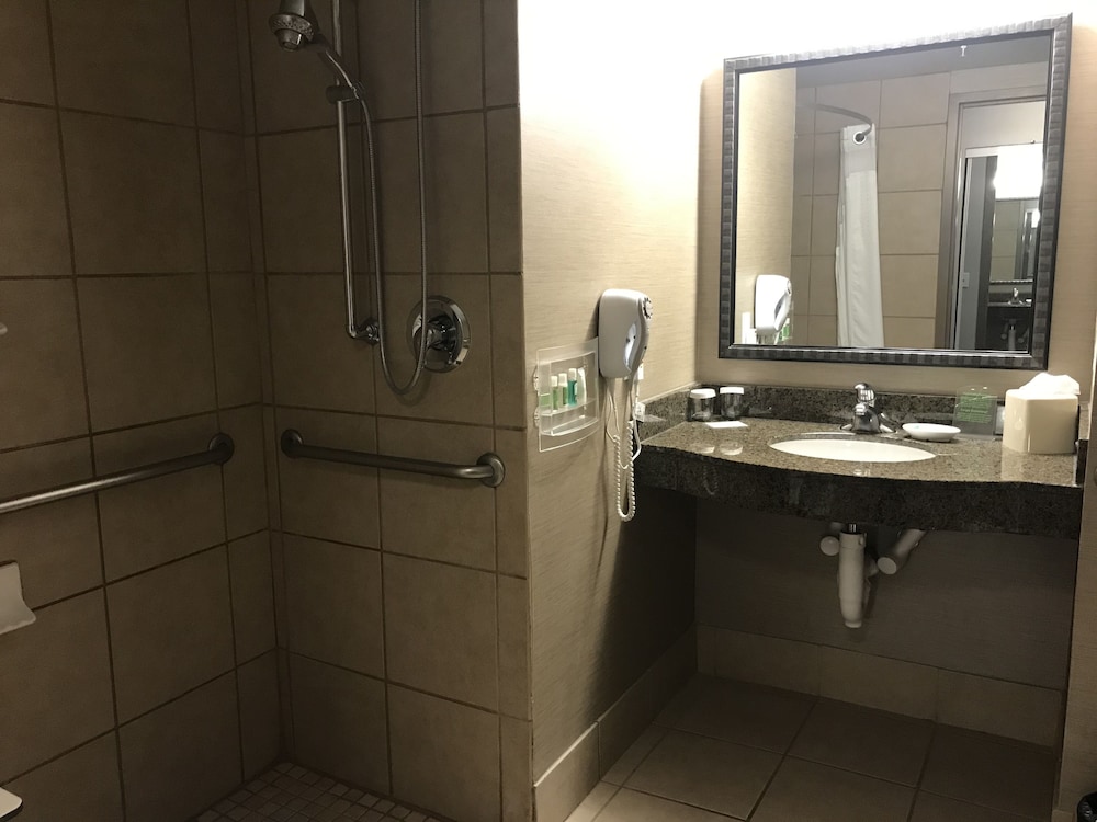 Holiday Inn & Suites Albuquerque-North I-25 21/48