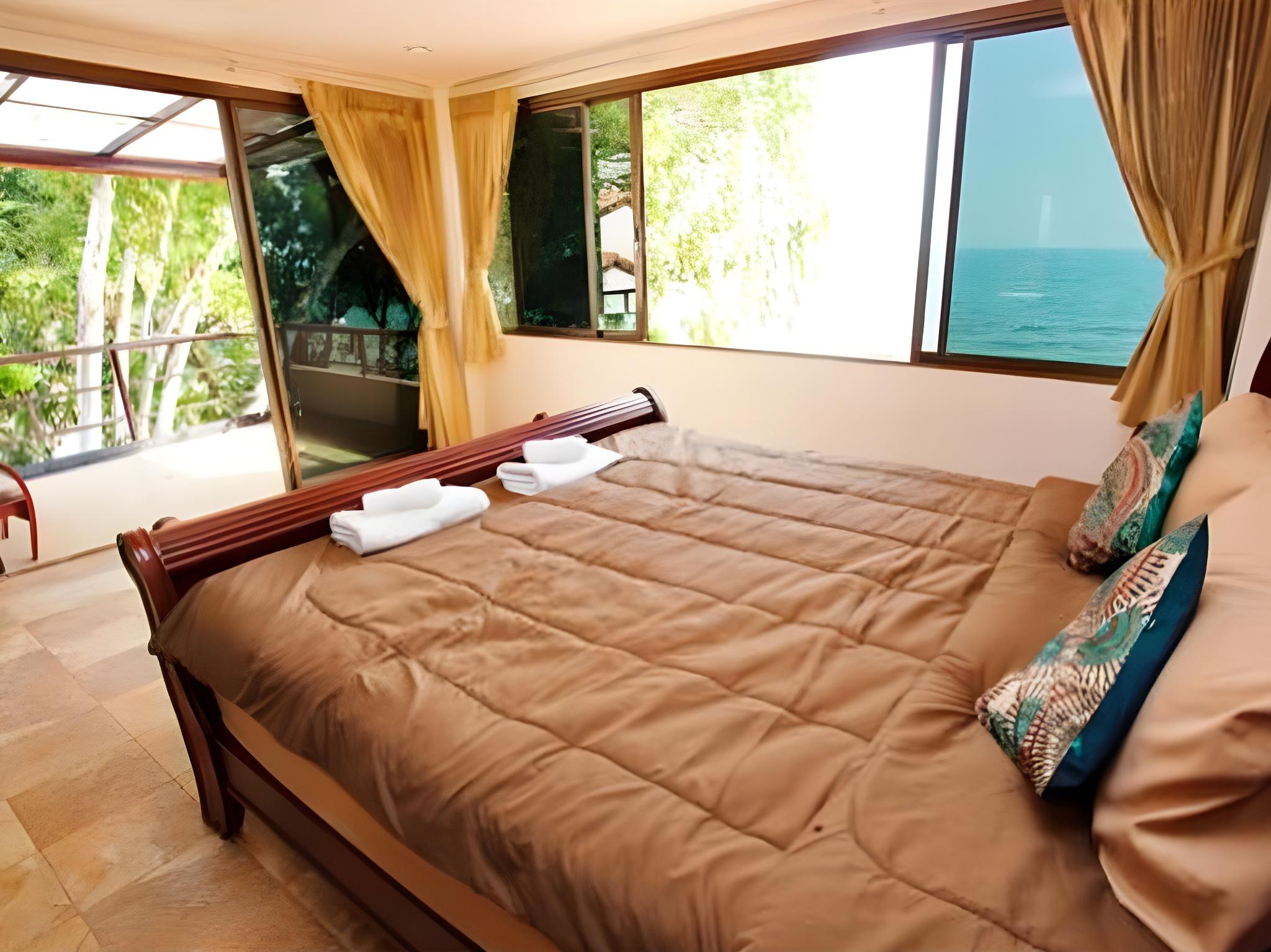 GRAND, DELUXE, SEA VIEW