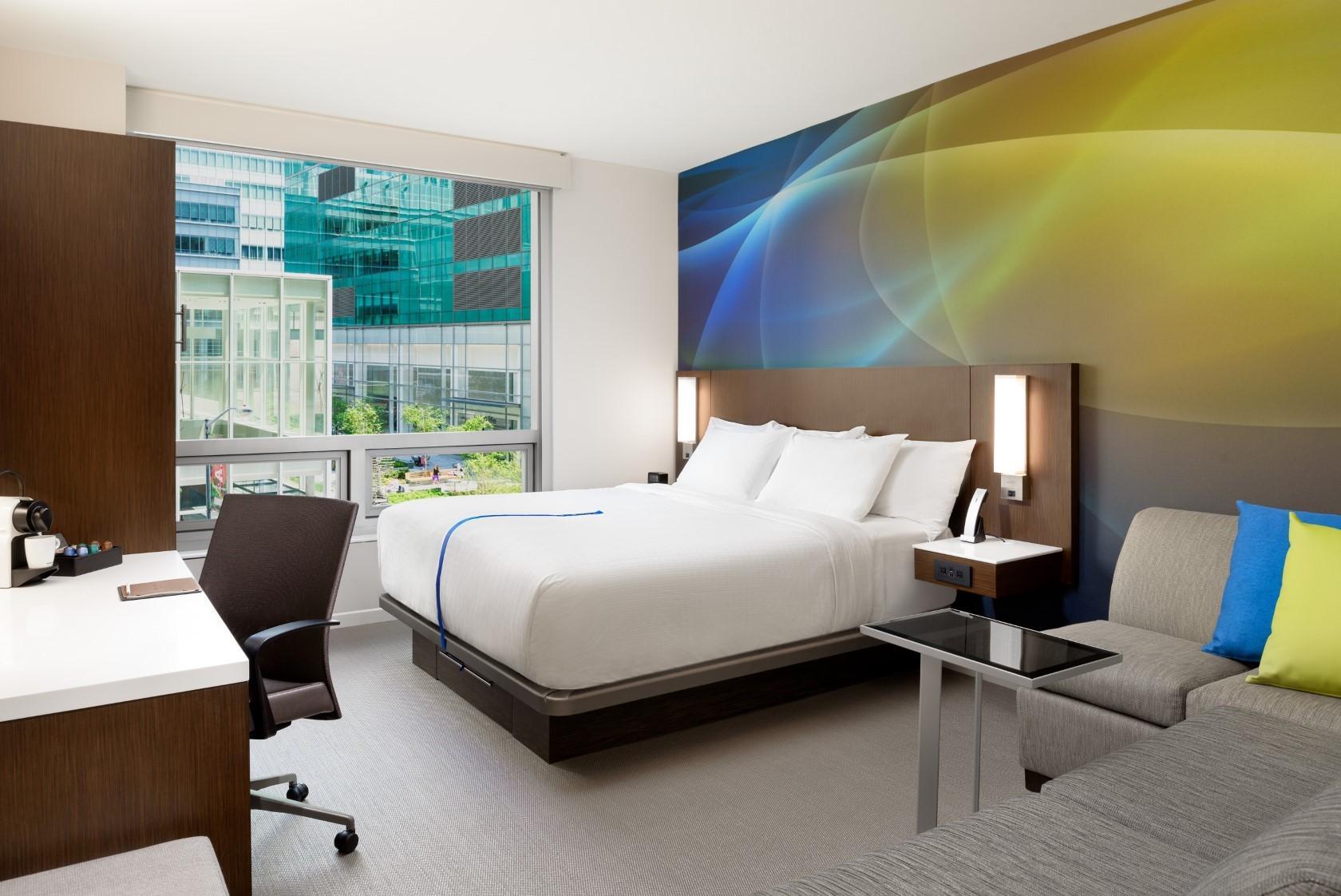Plaza, Park, Studio, King Bed, Sofa, Accessible