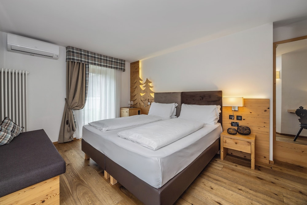 Mountain, Comfort, 1 King and 1 Single Beds