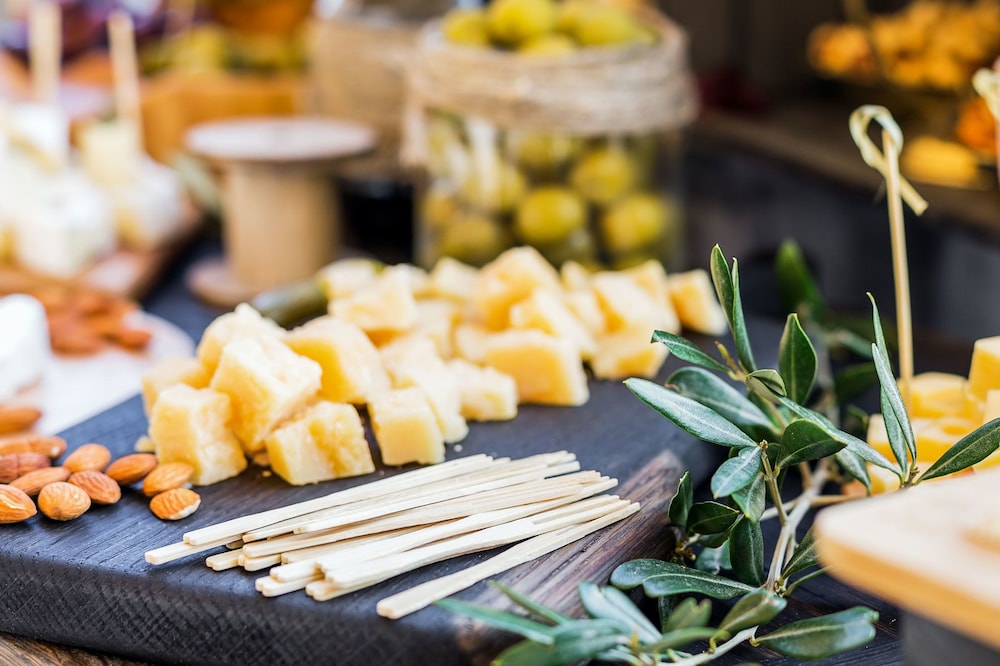 PEPPERMINT BROOK COTTAGES 9/23