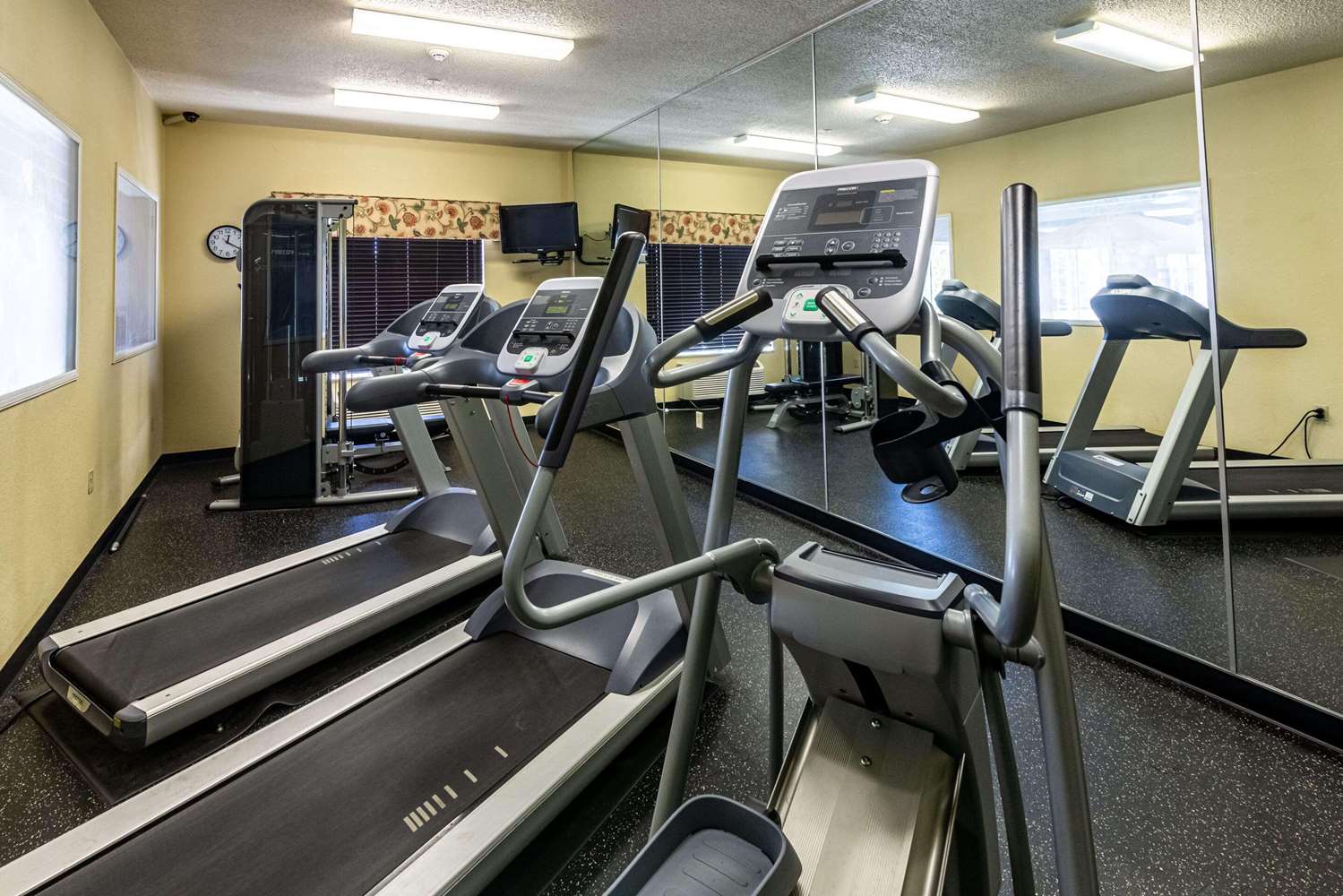 Country Inn & Suites By Radisson, El Dorado, AR 5/16