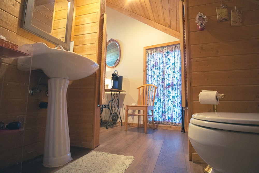 Tucker Peak Lodge 42/64