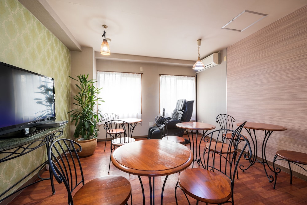 Hotel Cerezo 37/47