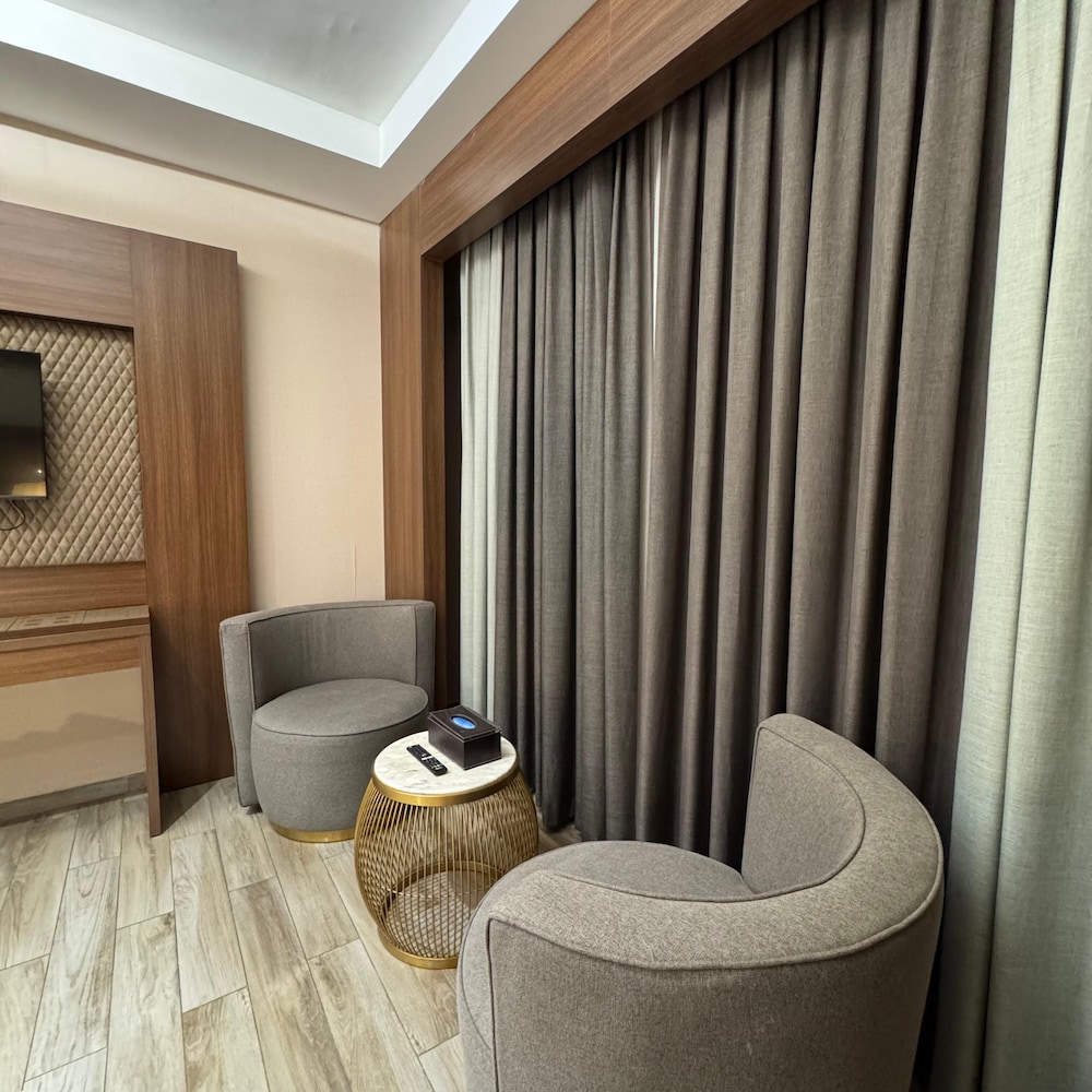 Midan Hotel 30/50