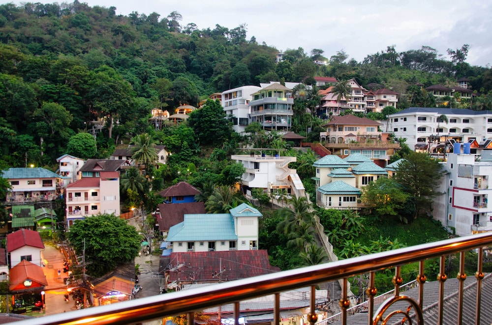 Diva Patong Hotel 47/50