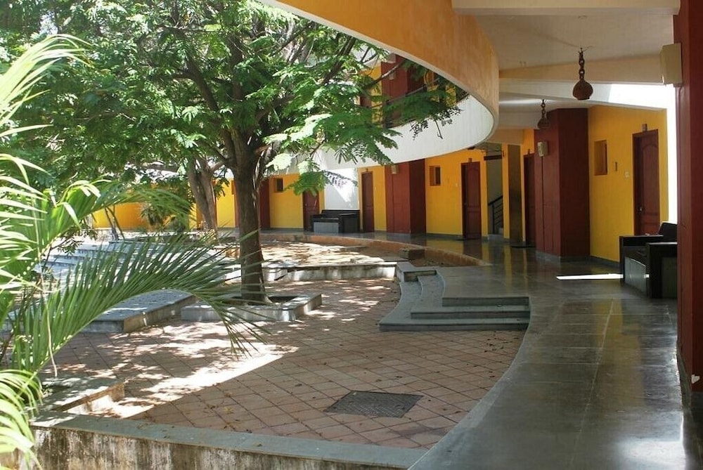 Sterling Arunai Anantha Tiruvannamalai 31/60