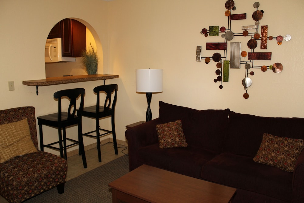 Fargo Inn and Suites 25/34