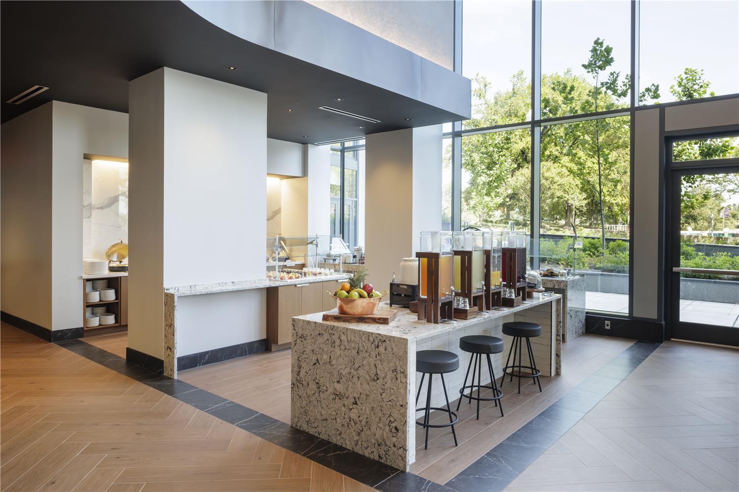 Hilton Arlington Rosslyn The Key 30/57