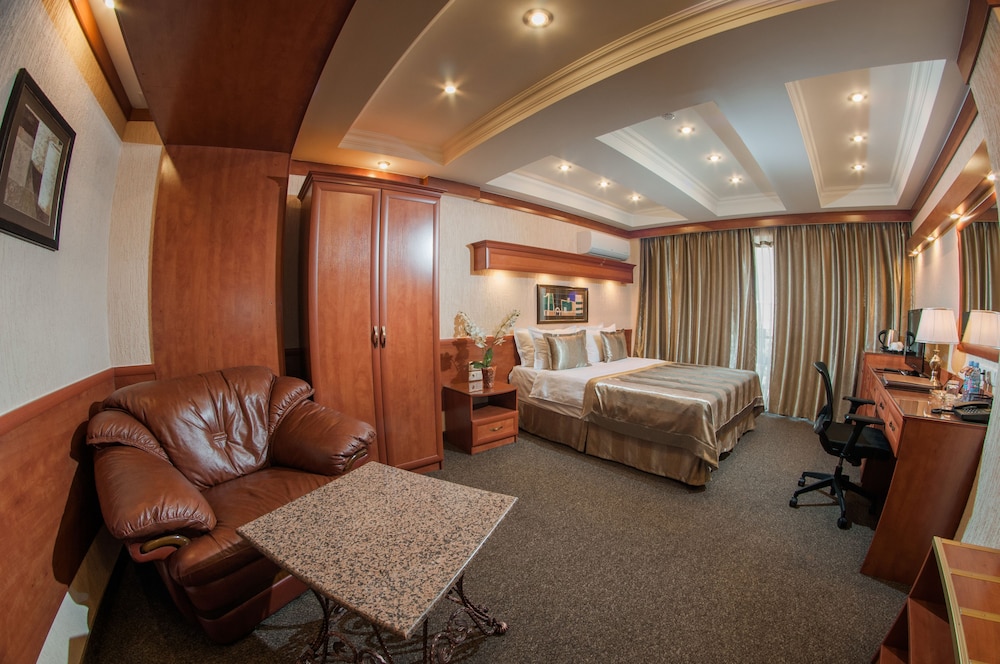 Uyut Hotel 20/69
