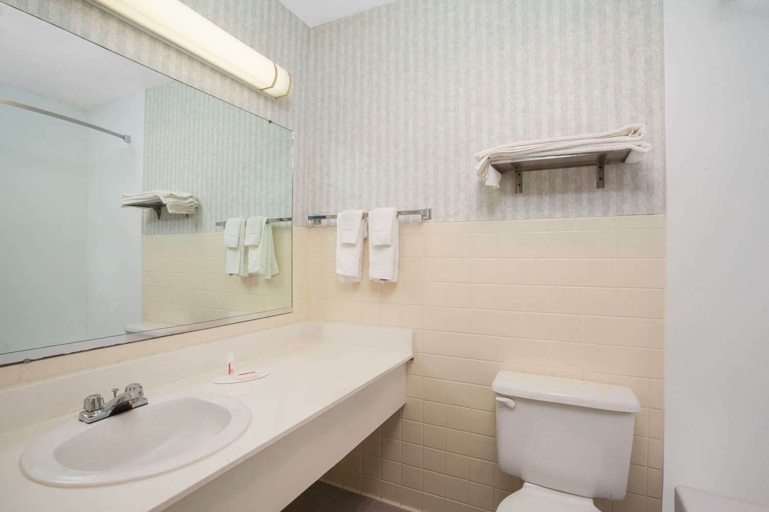 Americas Best Value Inn Carlisle 6/6