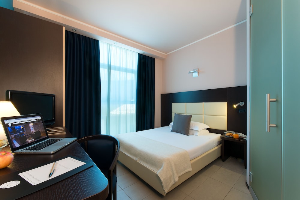Hotel Villa Ducale Parma 20/58