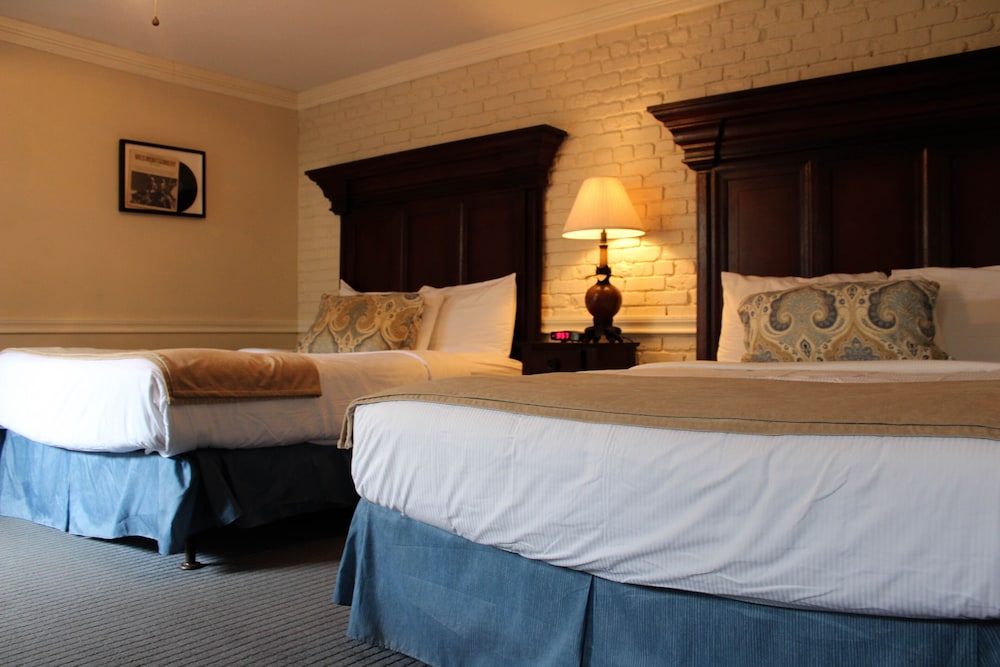 Hotel St Pierre French Quarter 24/78