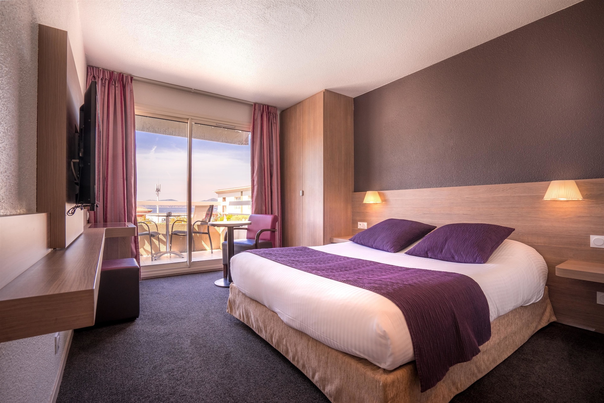 Room at Best Western Plus Hotel La Marina, SAINT RAPHAEL