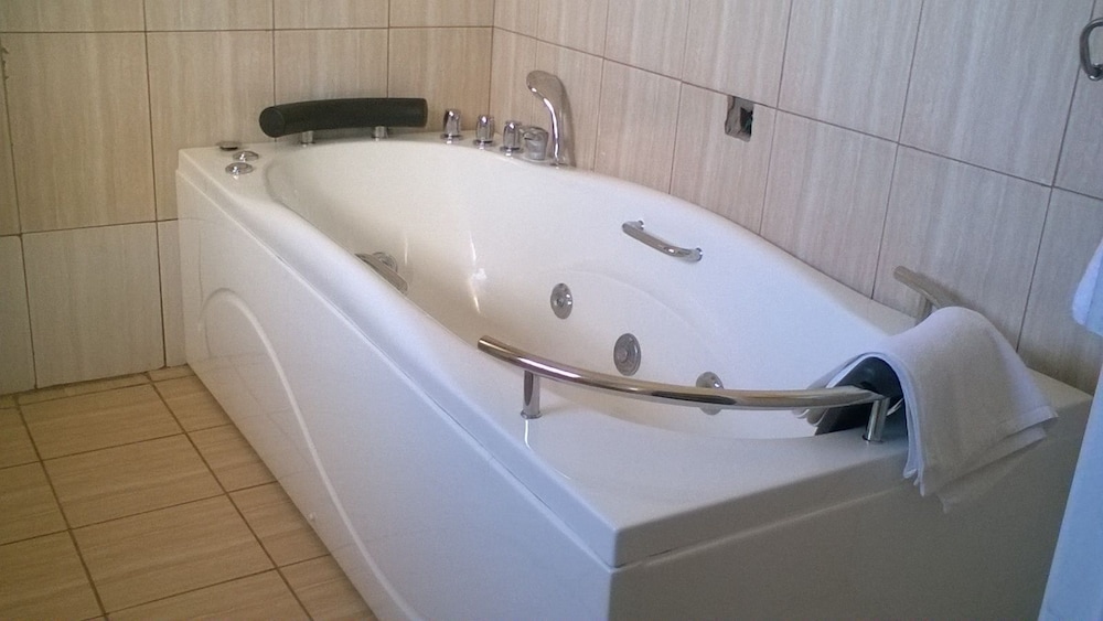 Sahara Stones Hotel 47/50