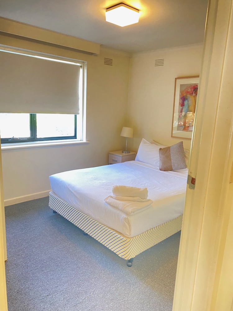 1 Bedroom, Apartment, Queen Bed, Albert Building