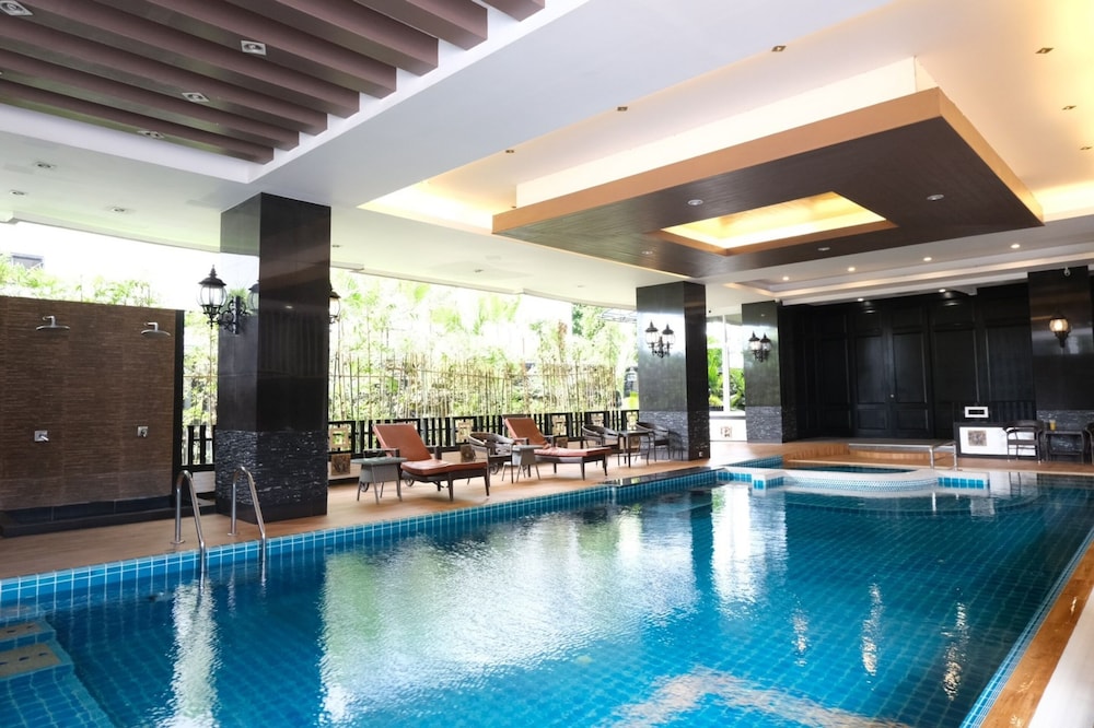 Swimming pool-spa