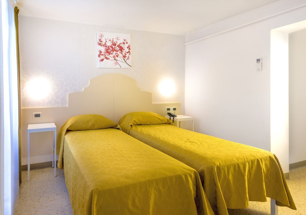 Hotel Adriatico 38/54