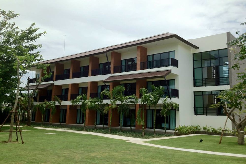 FISHERMANS VILLAGE RESORT 2/32